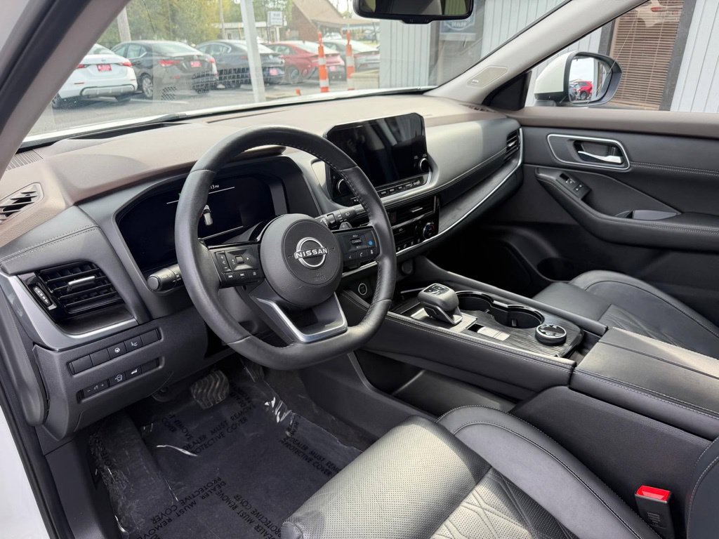 Used 2023 Nissan Rogue Platinum AWD/4WD image 16