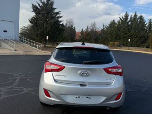 Used 2014 Hyundai Elantra GT w/ Option Group 03 image 7