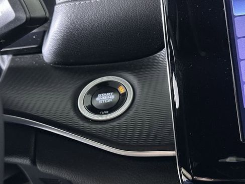 Used 2025 Jeep Grand Cherokee L Laredo RWD image 17