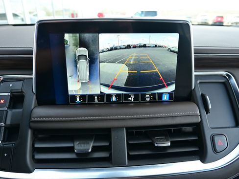 Used 2022 Chevrolet Tahoe Z71 w/ Luxury Package image 32