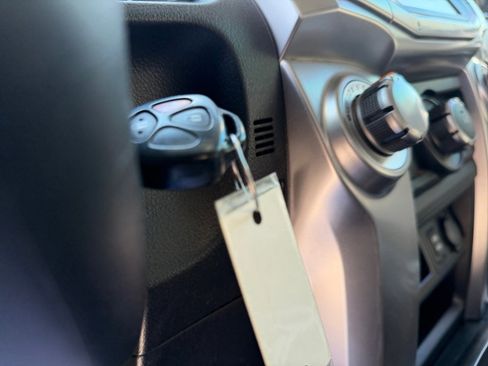 Used 2018 Toyota 4Runner SR5 image 38