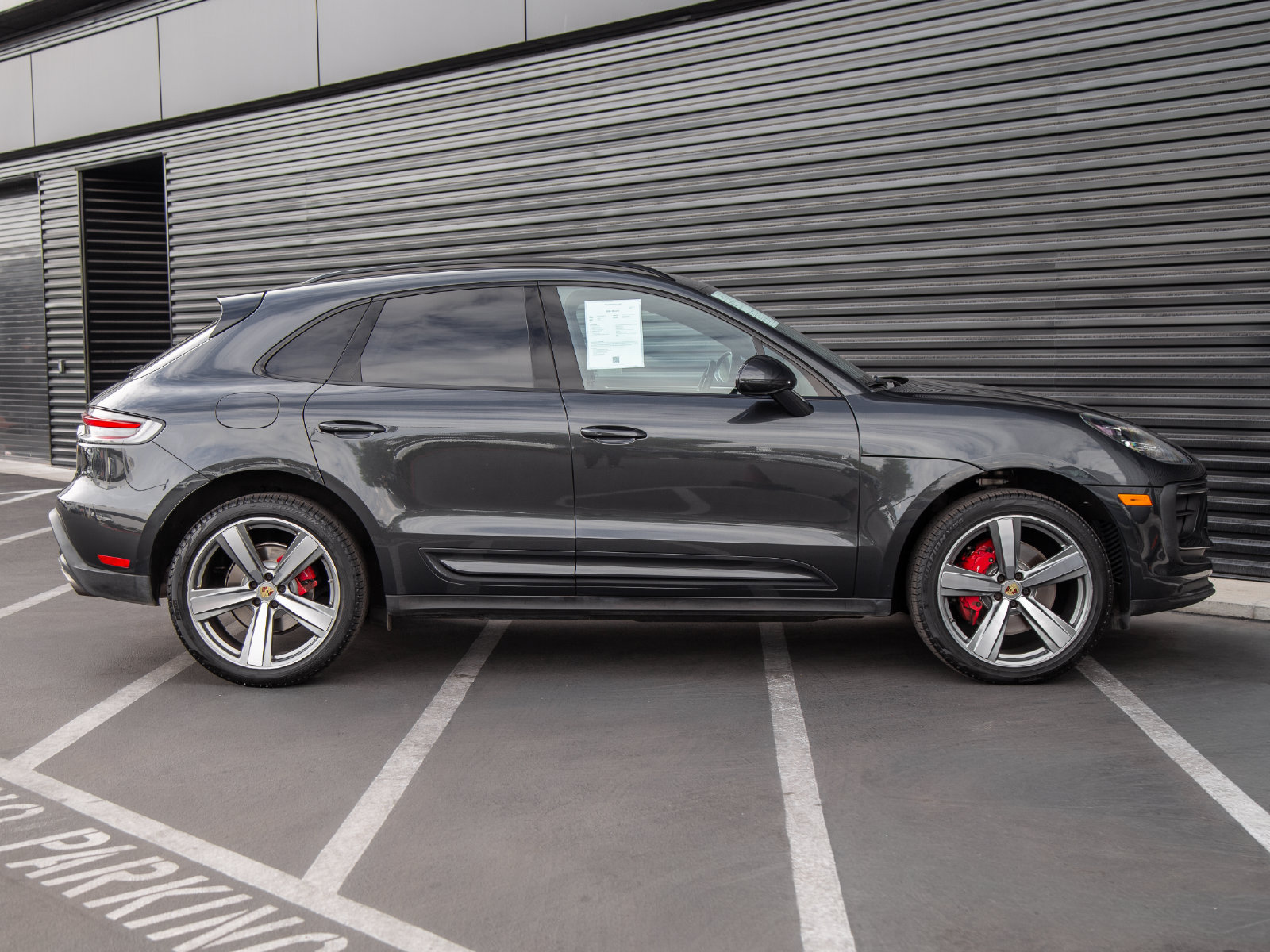 Certified 2024 Porsche Macan S AWD/4WD image 8