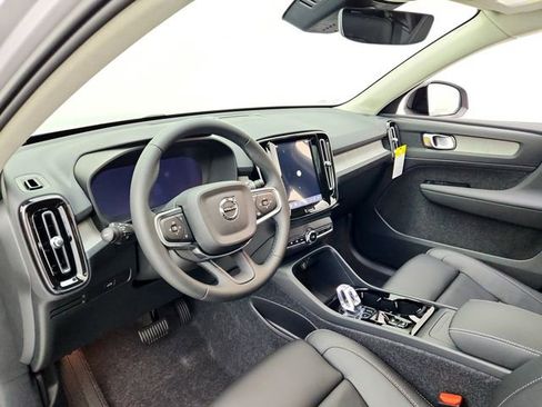 New 2026 Volvo XC40 B5 Plus w/ Protection Package Premier image 20