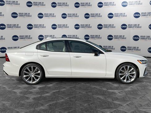 Used 2021 Volvo S60 T5 Momentum FWD image 6