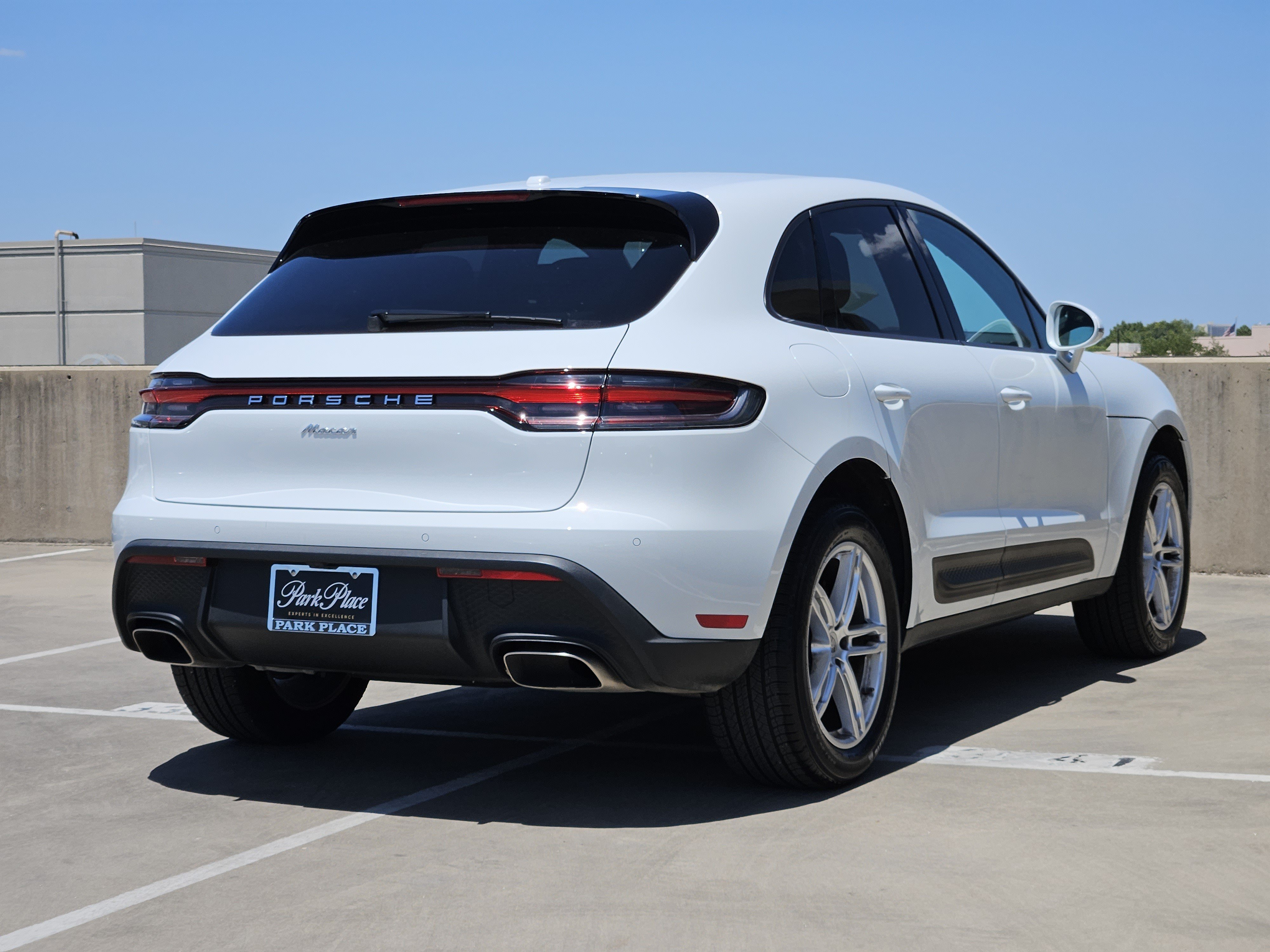 Certified 2026 Porsche Macan AWD/4WD image 8