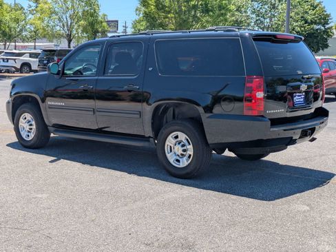 Used 2011 Chevrolet Suburban 2500 LT w/ Luxury Package AWD/4WD image 6