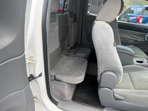 Used 2011 Toyota Tacoma 4x4 Access Cab V6 w/ SR5 Pkg #2 image 10