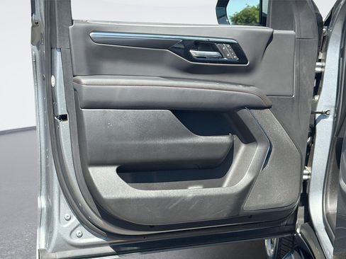 Used 2026 Chevrolet Tahoe RST RWD image 17