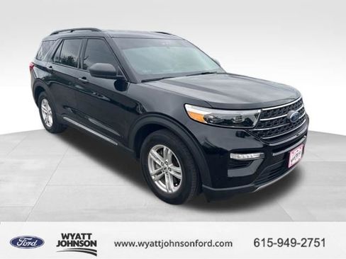 Used 2022 Ford Explorer XLT w/ Equipment Group 202A image 3