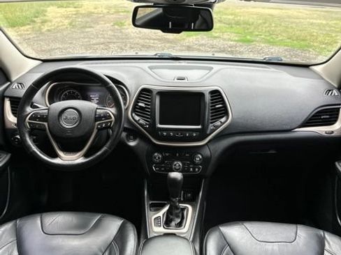 Used 2014 Jeep Cherokee Limited w/ Technology Group FWD image 23