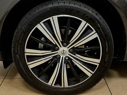 Used 2022 Volvo XC60 B5 Inscription w/ Protection Package Premier image 37