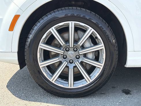 Used 2018 Audi Q7 3.0T Prestige AWD/4WD image 2
