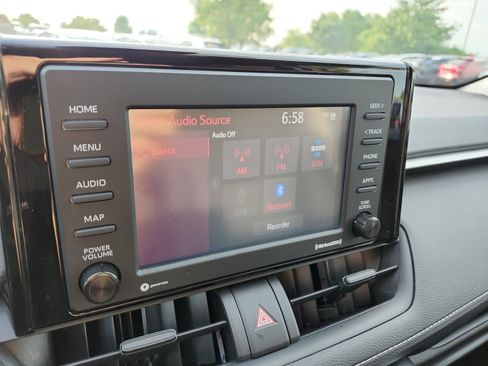 Used 2020 Toyota RAV4 XLE w/ Convenience Package AWD/4WD image 18