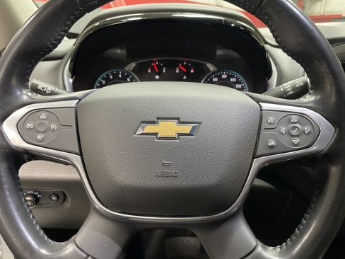 Used 2021 Chevrolet Traverse LT image 18