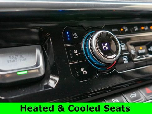 Used 2024 GMC Sierra 3500 Denali w/ Technology Package image 29