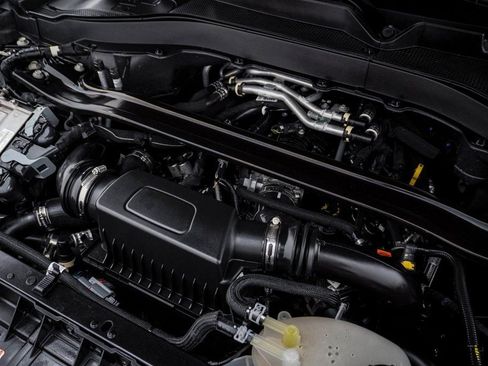 Used 2025 Ford Explorer ST image 30