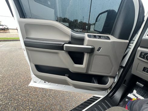 Used 2017 Ford F150 XLT w/ Equipment Group 302A Luxury RWD image 16
