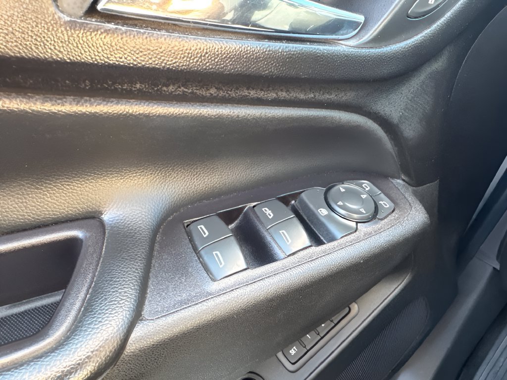 Used 2018 Chevrolet Equinox Premier FWD image 26
