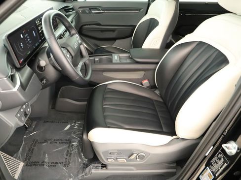 Used 2024 Kia EV9 GT-Line image 23