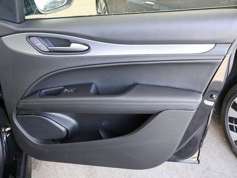 New 2025 Alfa Romeo Stelvio Sprint image 13