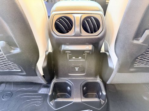 Used 2021 Jeep Gladiator Mojave AWD/4WD image 21