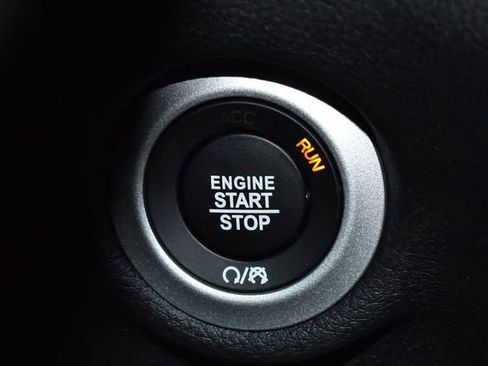 New 2026 Chrysler Pacifica Select image 21