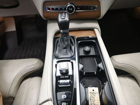 Used 2016 Volvo XC90 T6 Inscription AWD/4WD image 13