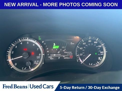 Used 2024 Toyota Highlander XLE AWD/4WD image 14