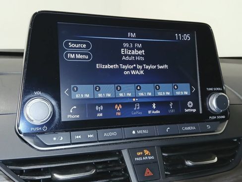 Used 2025 Nissan Altima 2.5 SV FWD image 21