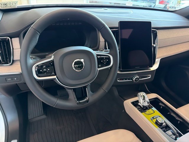 New 2026 Volvo XC90 T8 Plus w/ Protection Package Premier AWD/4WD image 15