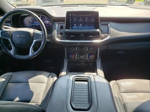 Used 2022 Chevrolet Suburban Z71 w/ Luxury Package AWD/4WD image 16