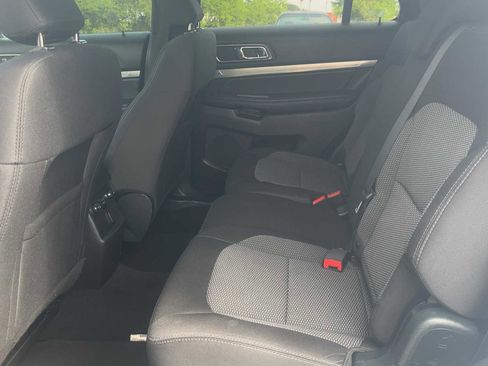 Used 2019 Ford Explorer XLT w/ Equipment Group 201A FWD image 31