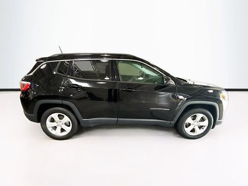 Used 2018 Jeep Compass Latitude w/ Popular Equipment Group FWD image 5