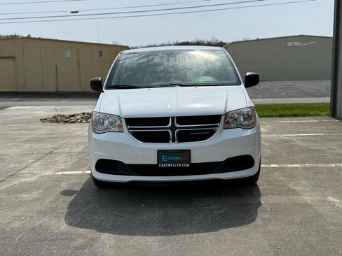 Used 2020 Dodge Grand Caravan SE w/ Rear Park Assist Package image 2