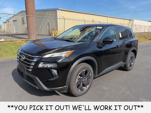 Used 2024 Nissan Rogue SV FWD image 3