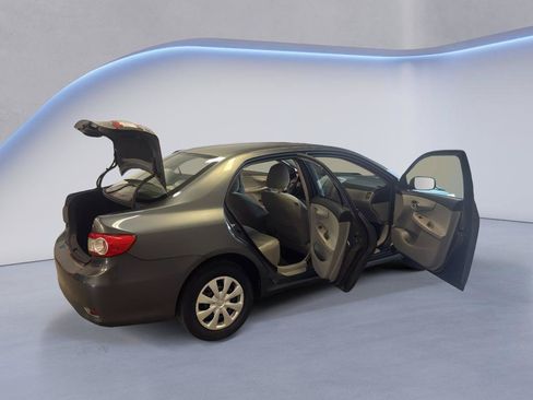 Used 2011 Toyota Corolla LE FWD image 14