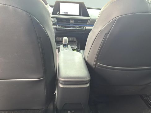 Used 2024 Toyota Prius XLE FWD image 24