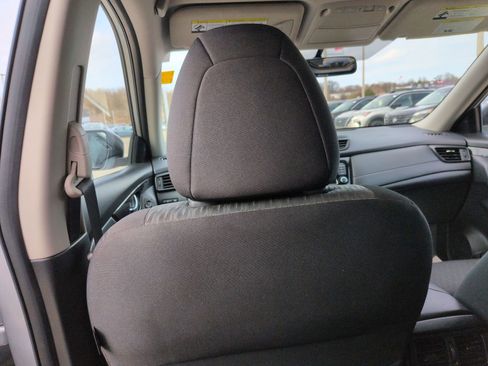 Certified 2018 Nissan Rogue SV image 27