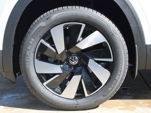 New 2026 Volkswagen Atlas Cross Sport SEL AWD/4WD image 22