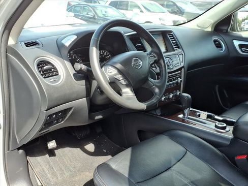 Used 2019 Nissan Pathfinder Platinum image 9
