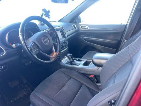 Used 2020 Jeep Grand Cherokee Laredo image 7