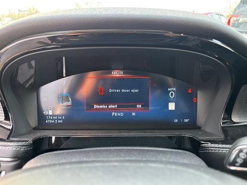 Certified 2025 Lincoln Corsair AWD w/ Equipment Group 101A image 15
