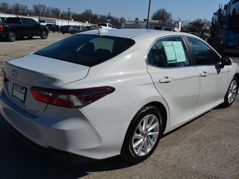 Used 2023 Toyota Camry LE w/ Convenience Package image 5
