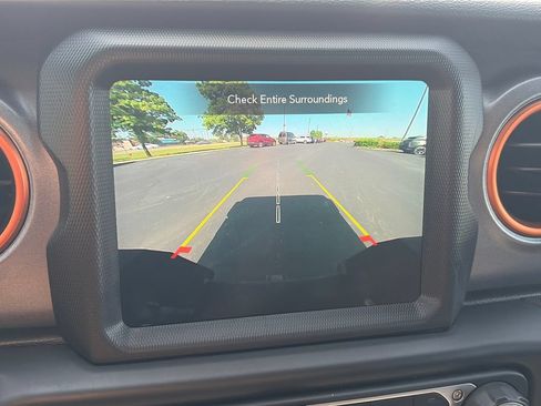 Used 2022 Jeep Gladiator Mojave w/ Cold Weather Group AWD/4WD image 19