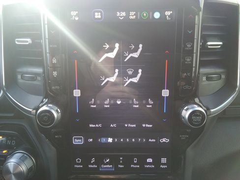 Used 2024 RAM 1500 Laramie image 21