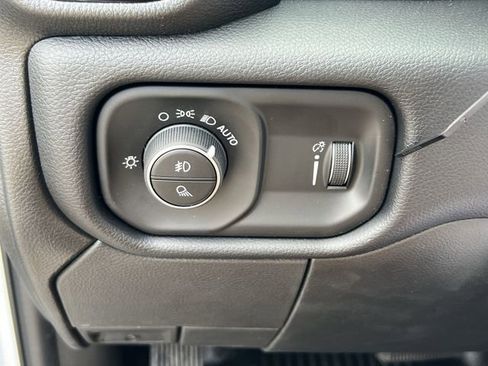 New 2025 RAM 5500 4x4 Regular Cab image 26