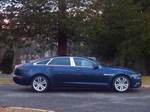 Used 2011 Jaguar XJ L image 5