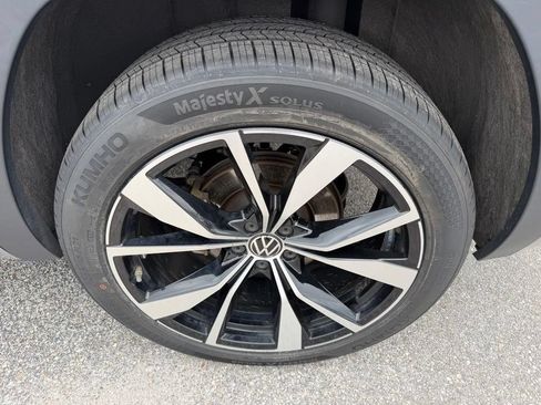Used 2024 Volkswagen Atlas SEL Premium R-Line AWD/4WD image 26
