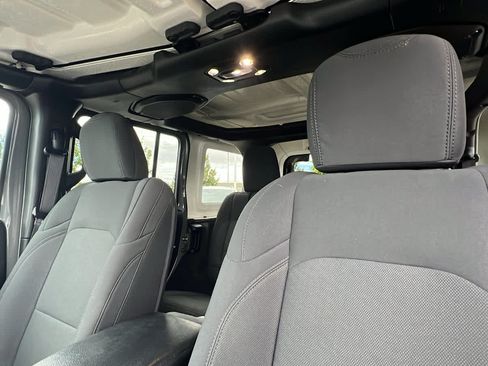 Used 2021 Jeep Wrangler Unlimited Sport AWD/4WD image 11