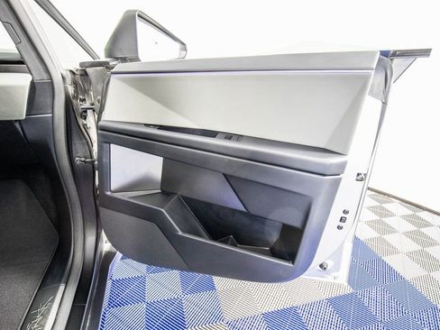 Used 2024 Tesla Cybertruck AWD Crew Cab image 13